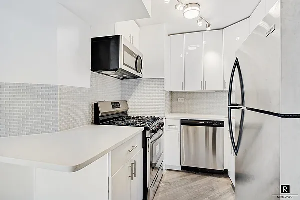 Rented by R New York | media 19