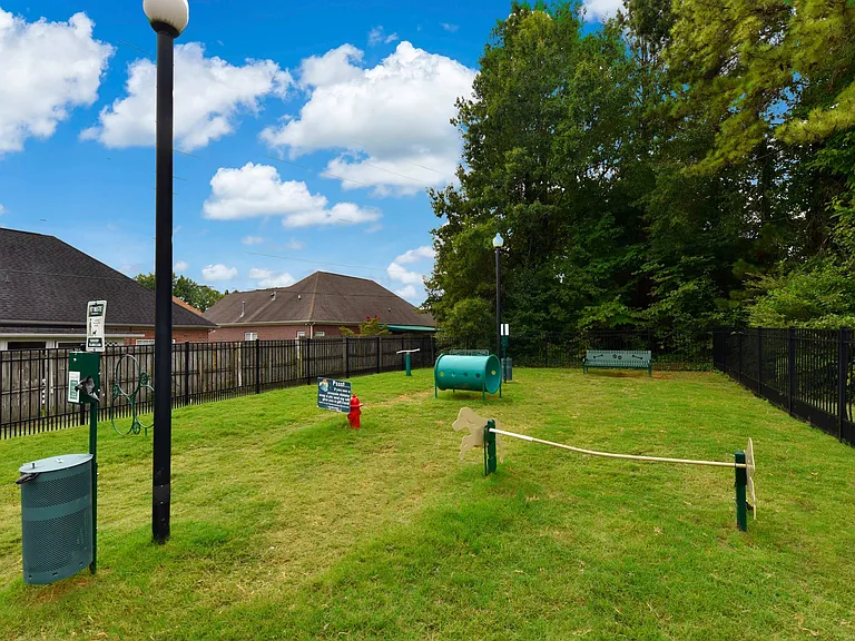 Leash Free Bark Park