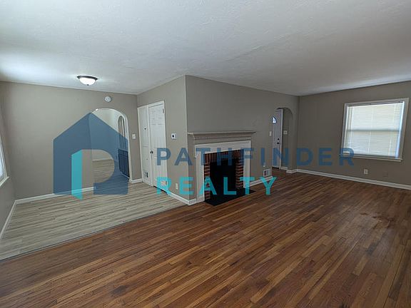 4th image of 120 N Sunrise Ave