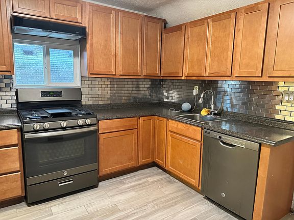 2nd image of 199 Antoine St #2