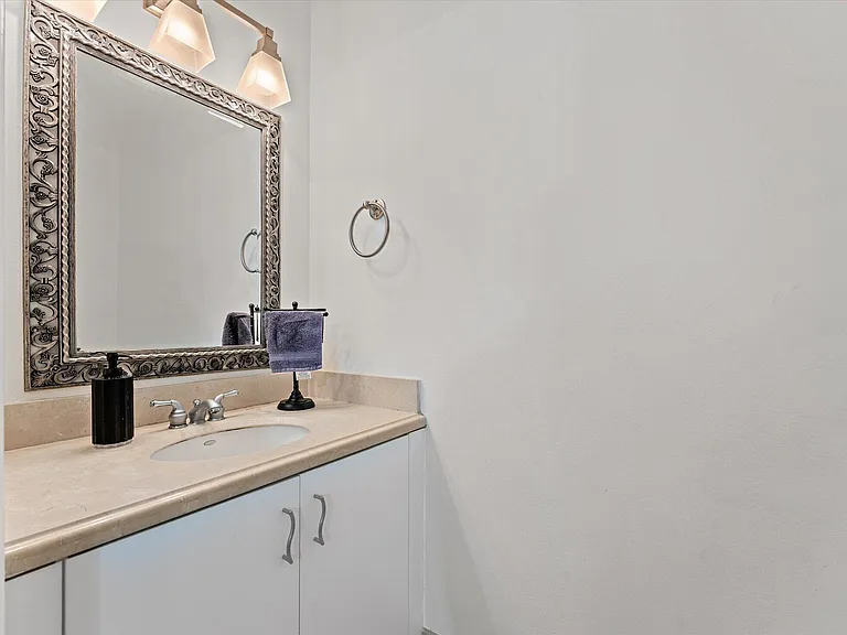 2264 Salerno Cir — Photo 24