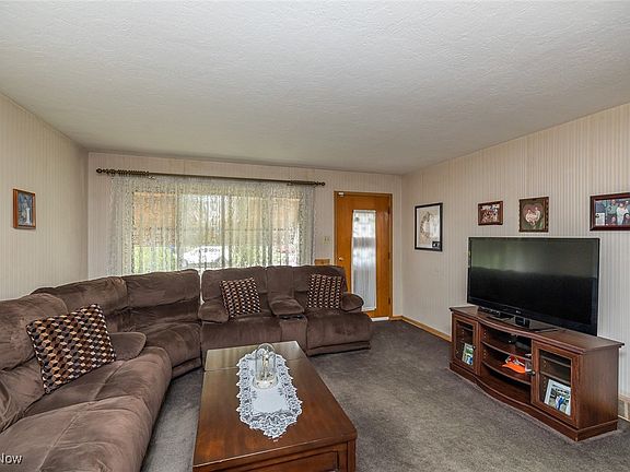 4th image of 4081 W 143rd St