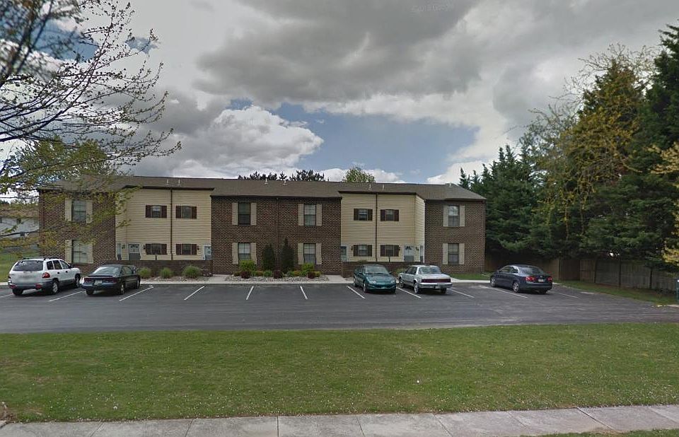 2nd image of 118 Edward St #7