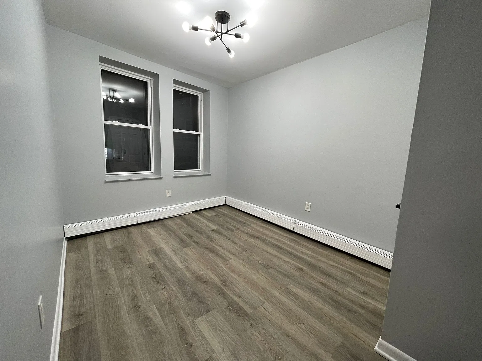 3 bed, 1000 sqft, $2,550 — Photo 3