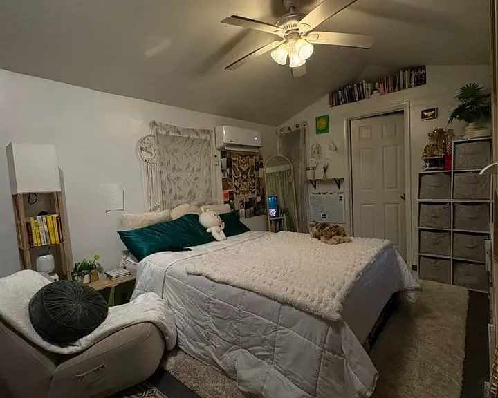 1732 E Linden St — Photo 6