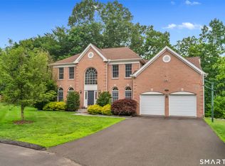 104 Salem Rd, Trumbull, CT 06611