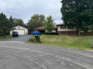 6682 Glenview Rd, Deforest, WI 53532