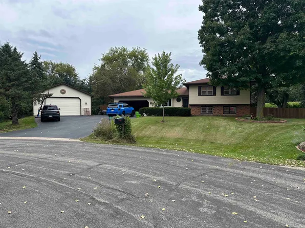 6682 Glenview Rd, Deforest, WI 53532