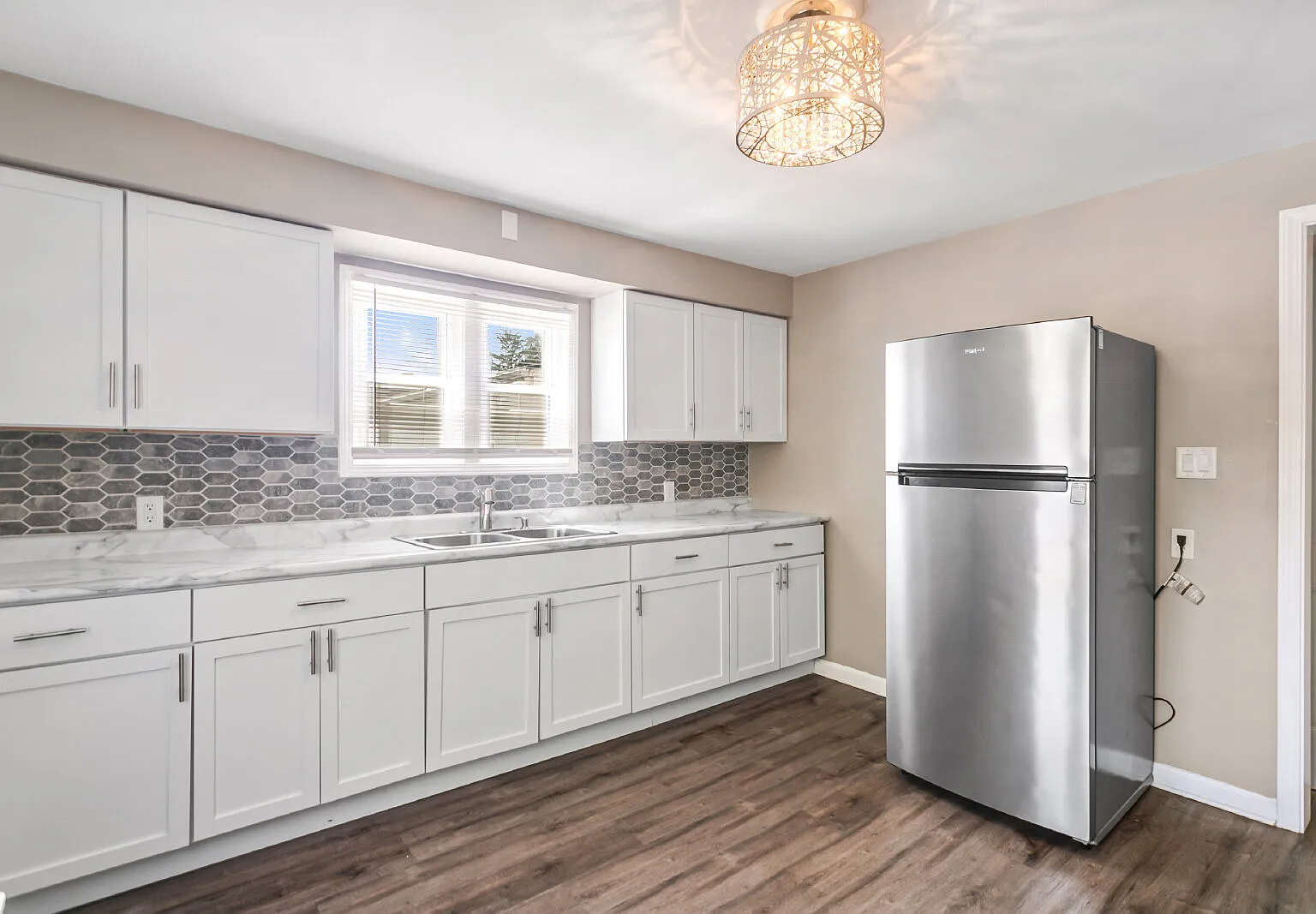 2 bed, 1.0 bath, 1061 sqft, $1,475 — Photo 3