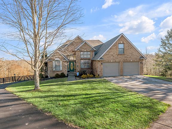 5th image of 429 Shady Brook Dr