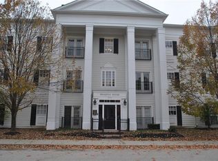 12926 University Cres APT 2D, Carmel, IN 46032