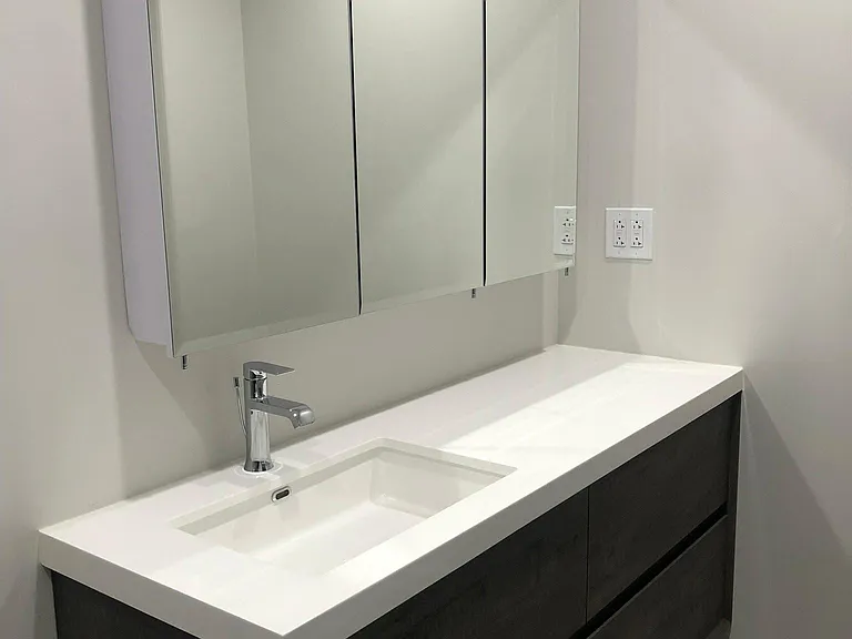 19W270 Governors Trl — Photo 25