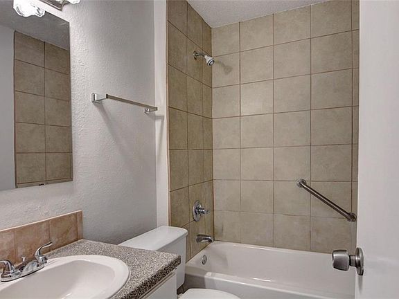 4th image of 410 Vista West Ct