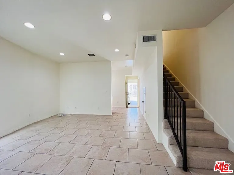 520 Columbia Ave — Photo 4