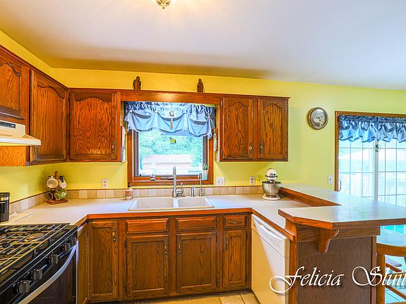 3rd image of 6455 Huntington Dr