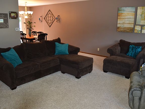 3rd image of 3241 Viking Dr