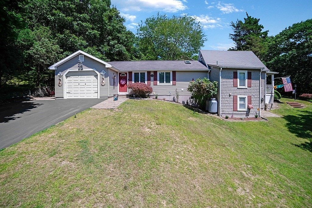 10 Garibaldi St, Plymouth, MA 02360 MLS 73174552 Zillow