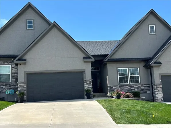 807 NE Algonquin St #B, Lees Summit, MO 64064