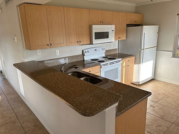 3rd image of 702 105th Ave N #1