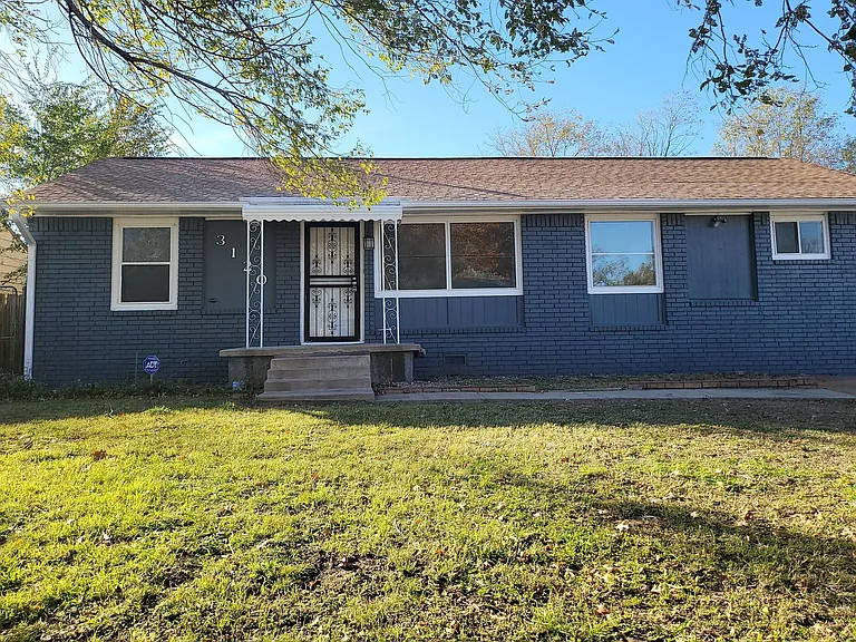 3120 N Hartford Pl — Photo 1