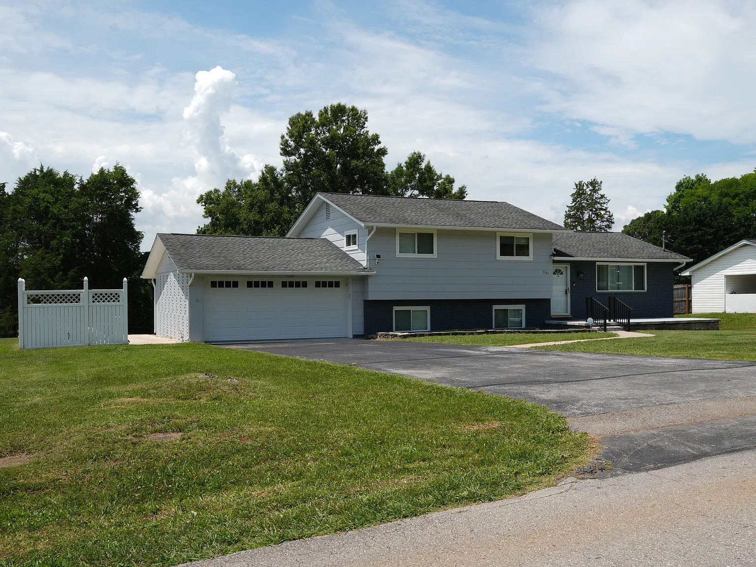 4 bed, 2.5 bath, 1792 sqft, $3,000 — Photo 1