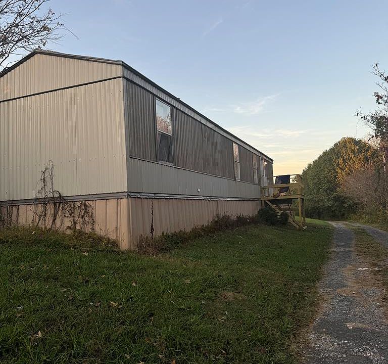 1st image of 134 Mockingbird Ln