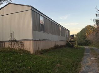 134 Mockingbird Ln, Gainesboro, TN 38562
