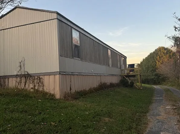 134 Mockingbird Ln, Gainesboro, TN 38562