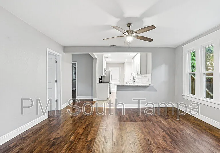 203 W Emma St — Photo 10
