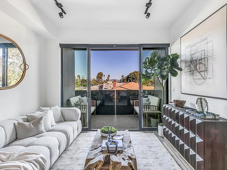 14755 Burbank Blvd — Photo 3