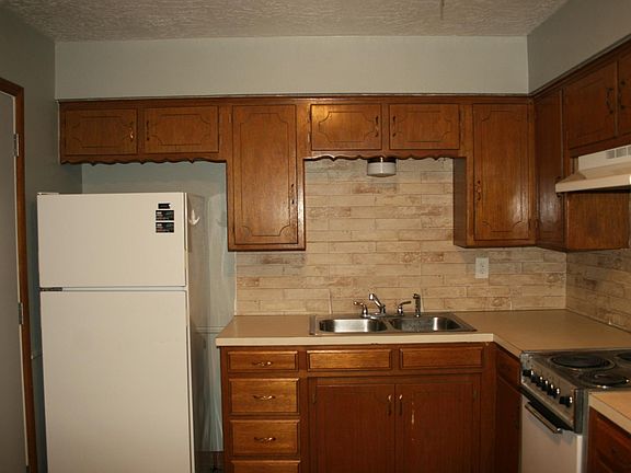 5th image of 921 Deonne Cir
