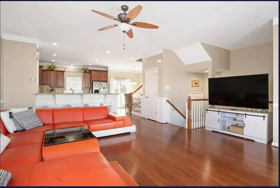 12901 Tidal Ln — Photo 2