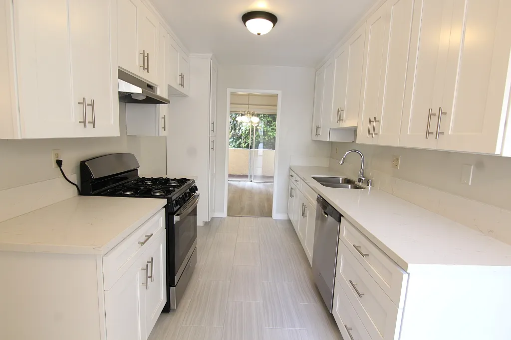 2 bed, 1350 sqft, $3,395 — Photo 2