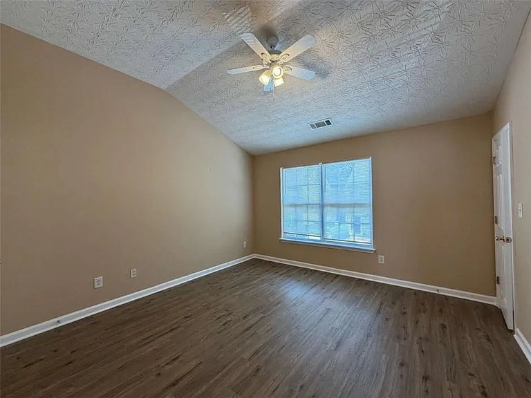644 Kenridge Dr — Photo 15