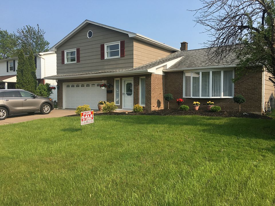1st image of 55 Manor Oak Dr