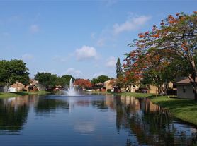 2944 E Missionwood Ln, Hollywood, FL