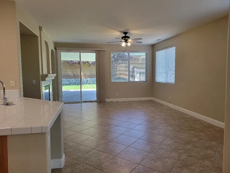 602 Delancy Way — Photo 5