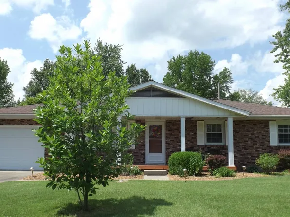 408 Brian Dr, Olney, IL 62450