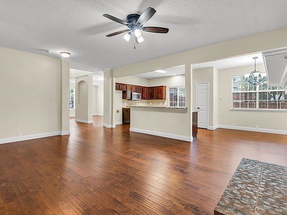 4th image of 1905 Torrey Pine Dr