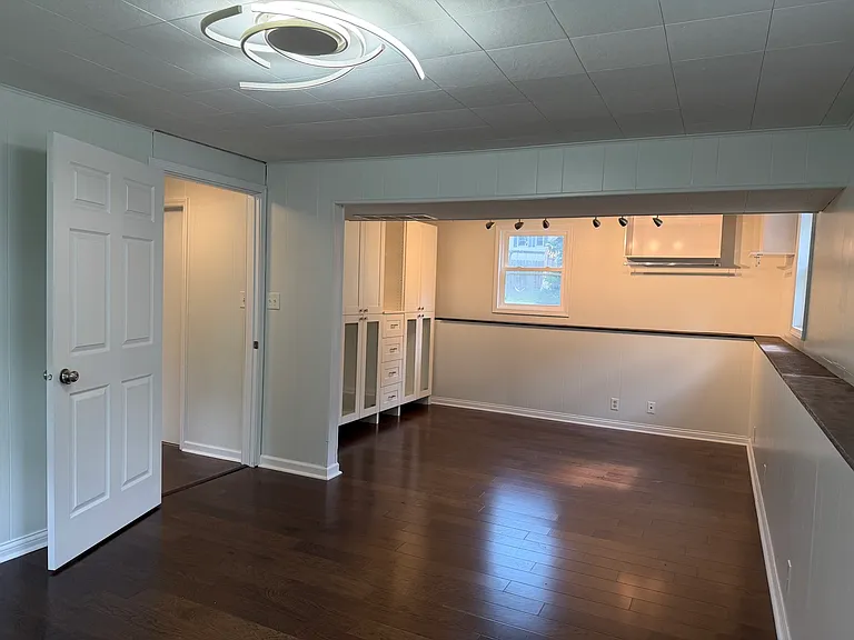 211 E Dresser Rd — Photo 13