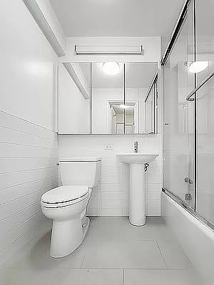 4th image of 316 E 55th St APT 4D