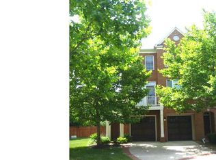 106 Herndon Mill Cir, Herndon, VA 20170