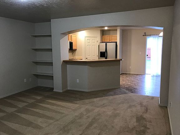 Entry view to LR / kitchen