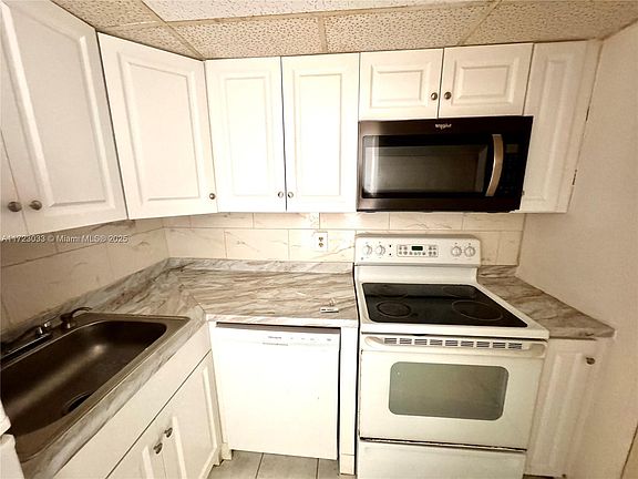 4th image of 800 West Ave APT 714
