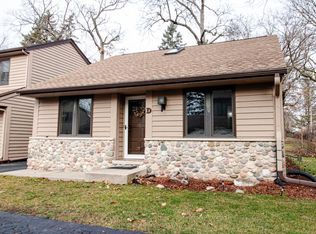 1333 Hickory Dr S UNIT D, Waukesha, WI 53186
