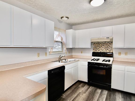5th image of 893 Bledsoe Dr