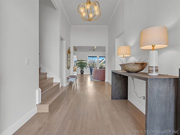 5th image of 3008 E 103rd St
