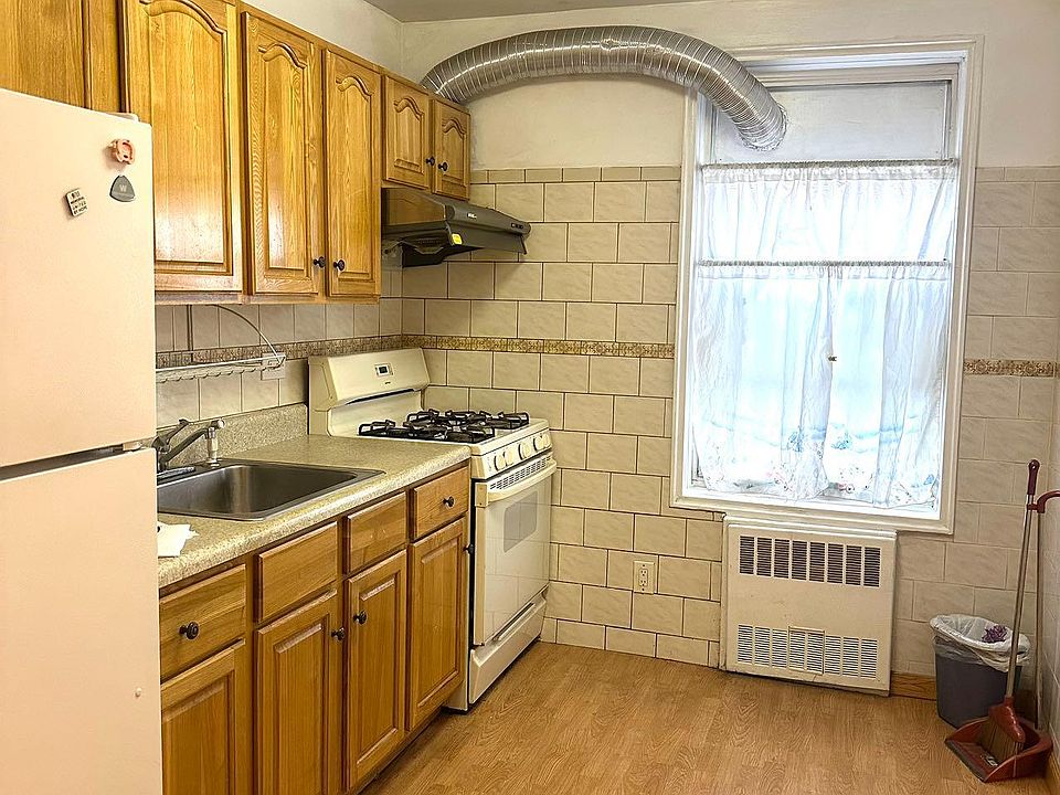 2nd image of 43-43 Kissena Blvd #1