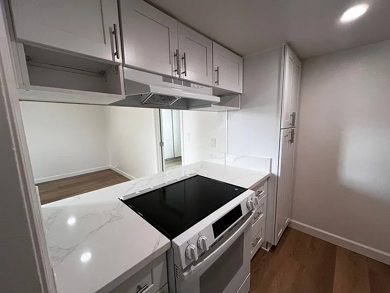 1300 Edgewood Way — Photo 11