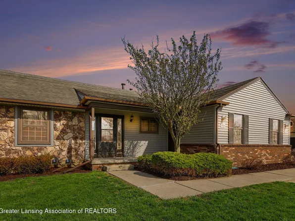 486 Red Cedar Blvd, Williamston, MI 48895